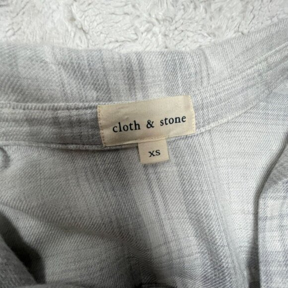 Cloth & Stone Womens XS Button Down Long Sleeve Shirt Top Lightweight Plaid Gray - Picture 3 of 10